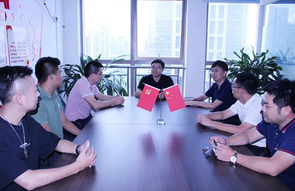 我司開展慰問(wèn)公司退伍軍人活動(dòng)